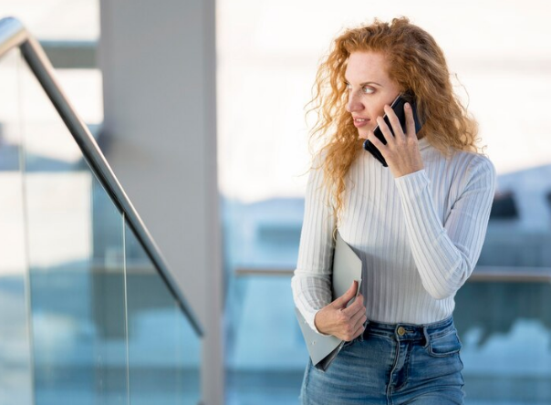 Lady calling the airport after missing her flight even though checked in